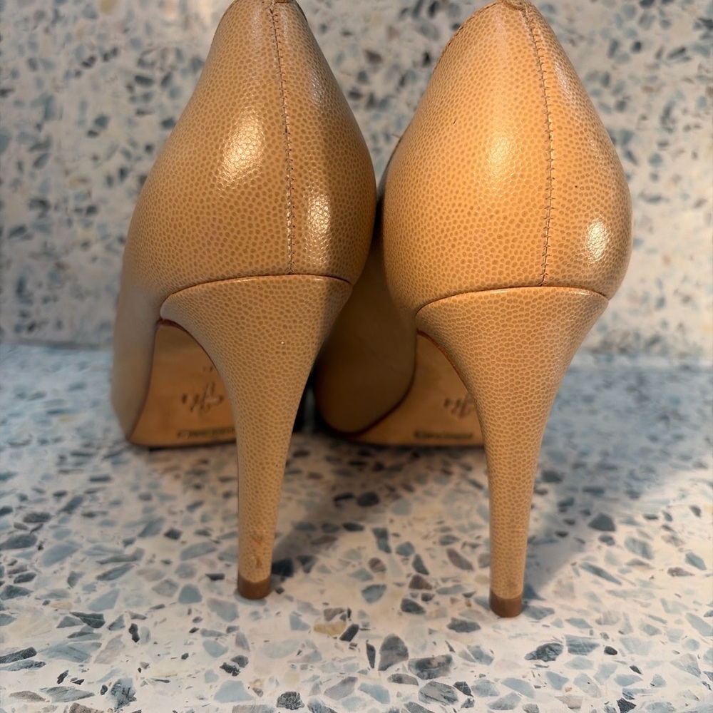 Cole Haan Nike Air Peep Toe Pumps Nude Leather Heels 7B D33806 - Picture 4 of 9